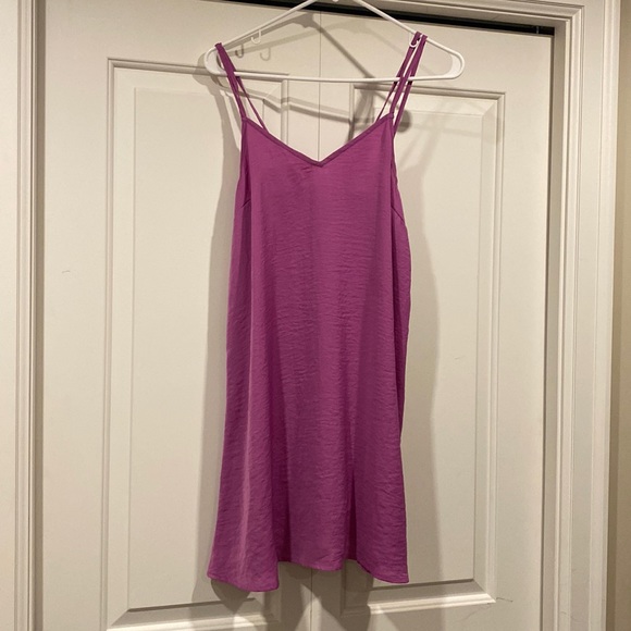 Flowy silky short dress - Picture 1 of 2